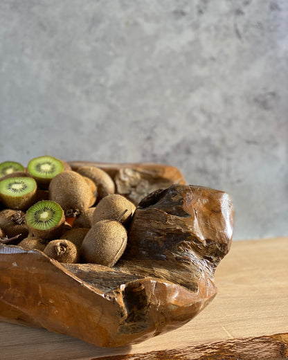 Corbeille à fruits artisanale en bois d'olivier – Une pièce unique chargée d'histoire et de durabilité